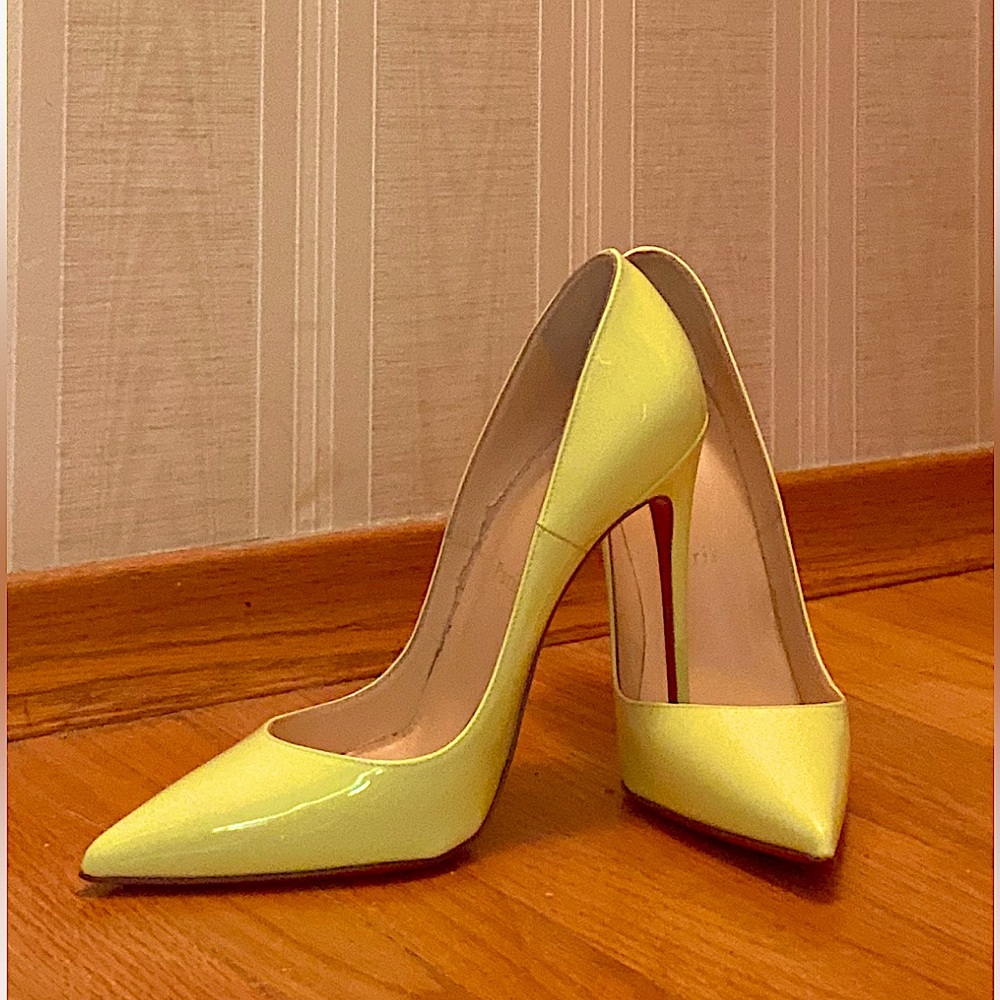 Christian Louboutin So Kate 37.5 EUC
